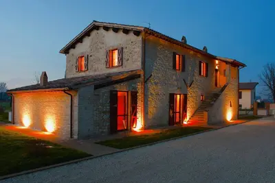 Image de Maison à Foligno avec Piscine et Terrasse