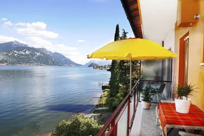 Image de Spacieux appartement moderne avec terrasse Ă Menaggio