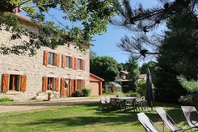 Image de Gîte confortable en Auvergne proche de randonnées