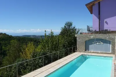 Maison de vacances 'La Corte di Langa Alloggio Giada' avec piscine partagée et Wi-Fi