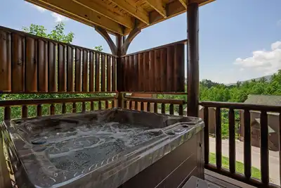 Image de New Listing! Minutes from downtown Gatlinburg, Hot Tub, Views, Game Room
