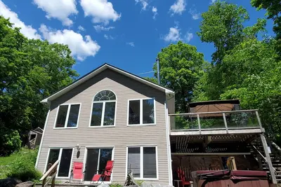 Image de Patterson Lake - Lakeview Cottage - Waterfront! W Hot Tub!