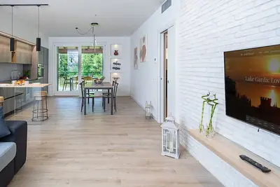 Image de Regarda - Design apartment Cascinale 11 with pool, big terrace, Bbq