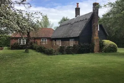 Image de Thatched cottage, Wix with Hot Tub a secluded countryside location