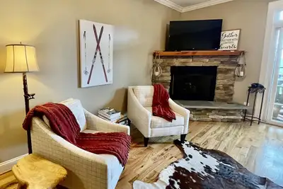 Image de Beech Mountain-Walk to Ski Slopes/Sledding Hill/Restaurants -Room for 2 Families
