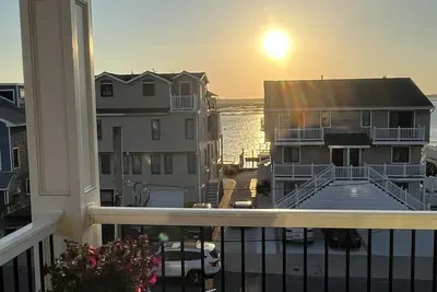 Image de New townhome — Beautiful Bay Views — Townsends Inlet area