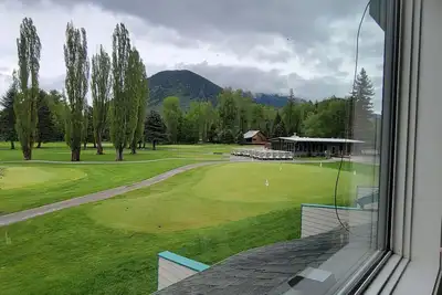 Image de Cozy condo on Glacier View Golf Course, 1 mi to Glacier National Park