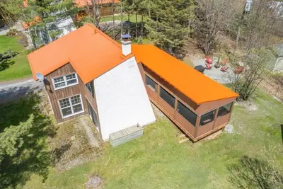 Cozy Scandinavian Chalet 7min from Ski Mont Orford and 5 min from Magog.