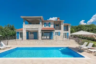 Image de Maison de vacances Visnjan pour 1 - 8 personnes avec 4 chambres à coucher - Maison de vacances