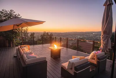 Image de Luxury 3br Home + Hot Tub & Large Deck Sunset View