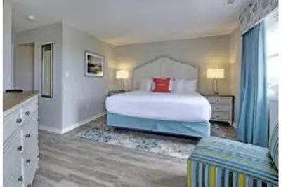 Image de 2-Bedroom Condo : July 20–27, 2025 Only. Fully furnished. Make me an offer!
