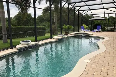 Image de Beautiful home located in a gated community only 20 miles from LegoLand!
