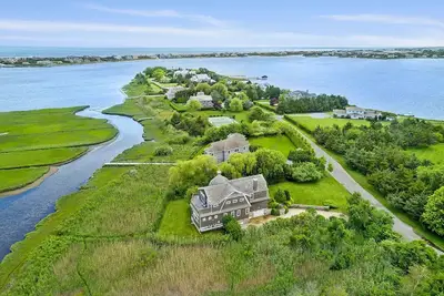 Image de Hamptons Oasis, Water Views, Happy Vibes  - Beach Pass