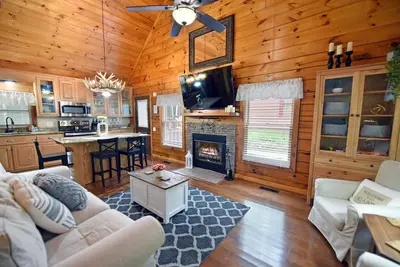 Image de Cozy 2-bedroom cabin with hot tub & quaint view of horse farm