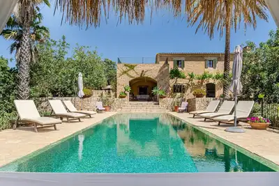 Image de Finca pour 8 personnes avec piscine et barbecue, YourHouse Son Punta