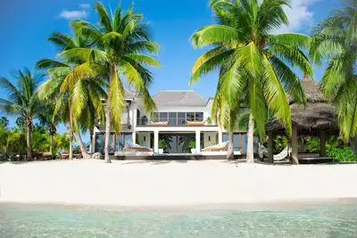 Kempa Kai | Private Beachfront Luxury in Idyllic Cayman Kai, only steps from Starfish Point