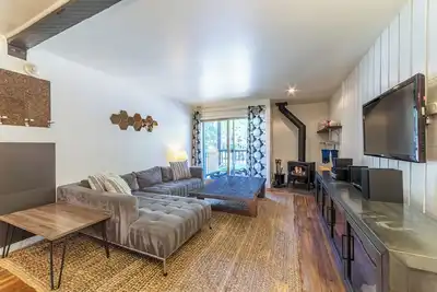 Image de Fab Modern Mountain Retreat by Canyon Lodge 329