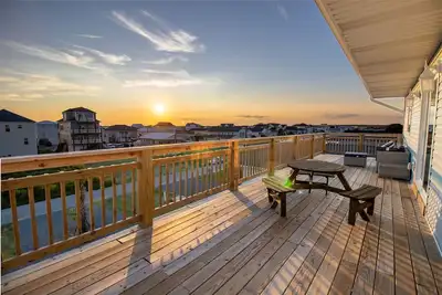 Image de Close To Beach Access~Ocean & Sound Views~Pet Friendly!