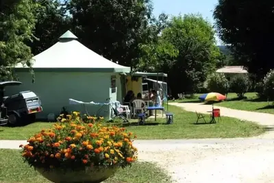 Image de Lodge Standard sans sanitaire 20m² 2 chambres + terrasse semi couverte 5 personnes