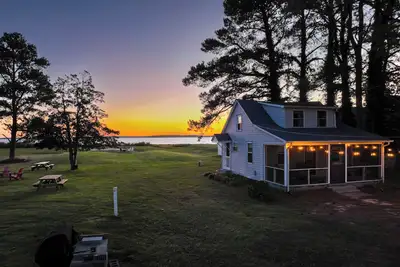 Image de Pet Friendly Delightful Waterfront Cottage on Hoopers Island, Md.