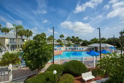 Image de Family Friendly Riverfront Get-Away w\/Pool & Hot Tub