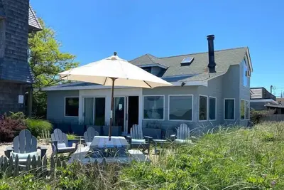 Image de Bayfront Retreat Close to Restaurants & Shops