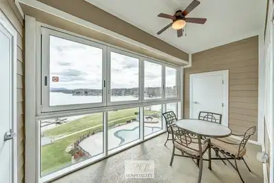 Image de #245 Pointe - 2 Bedroom Lakefront Condo at Mariners Sml