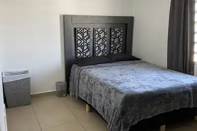 Image de Modern 3 Bedroom 3 Bath House!