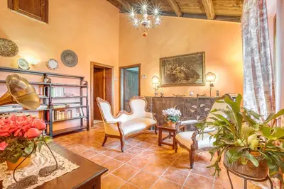Image de Maison de vacances isolée à Montefalco avec piscine