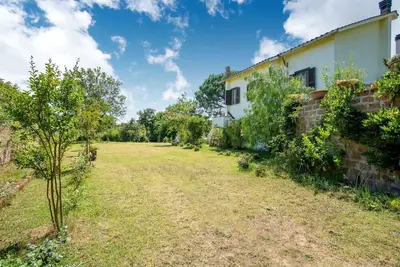 Image de Elégante maison de vacances près du théâtre