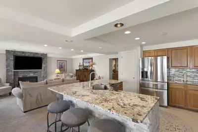 Image de Ski-in/Out, Walk to Base Area - Torian Plum - Pool& Hot Tubs
