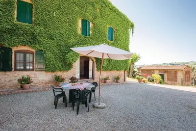 Image de Ferme tranquille avec piscine