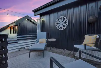 Image de The Mapleleaf - a Pmi Scenic City Vacation Rental