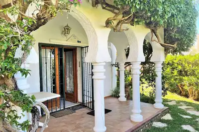 Image de Bungalow confortable à Dénia avec piscine partagée