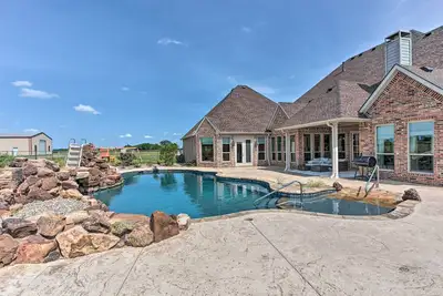 Image de Chic Ranch Villa < 5 Mi to Lake Ray Roberts!