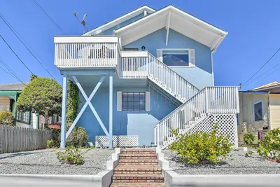Image de Breezy Monterey Apt: Walk to Downtown & Beach