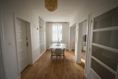 Image de Large 220m2 house, near town center with garden