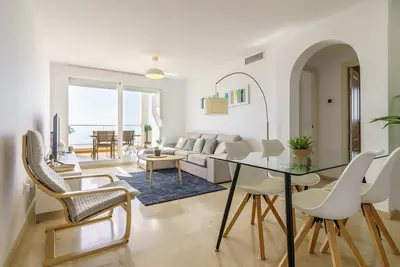 Image de Appartement de vacances 'Lovely Apartment with Seaview' avec Terrasse & Wi-Fi