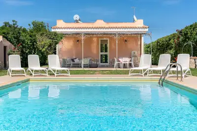 Image de Villa Bouganville con piscina by Wonderful Italy