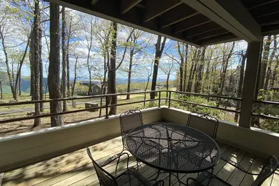 Image de Dobie Slope Side Retreat. 2 bedroom condo at Dobie! Perfect for hiking trips!