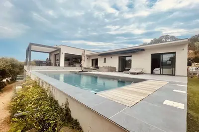 Image de Villa Ciste - 12/15pers - Piscine chauffée - Vue panoramique montagne -