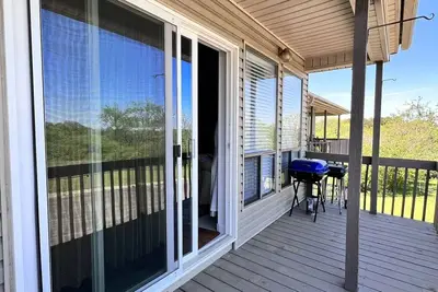 Image de Spacious East of Eden Condo near Sandy Beach! !