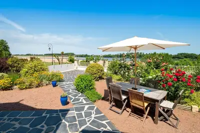 Image de Le Clos Eugenie - Charmante maison avec jardin et vue sur la Loire