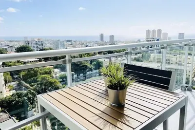 Image de Oceanview 1br • 2ba •14th Floor ~ Balcony, ACs, Wifi, Pool, Gym and Social Area
