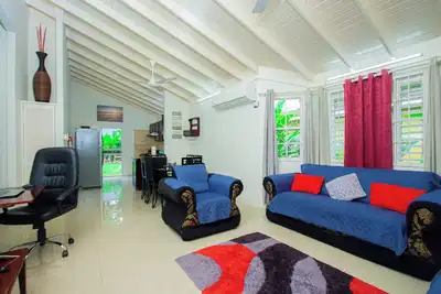 Image de King bed, fully A/C, pool, free washer/dryer, gym, filtered drinking water
