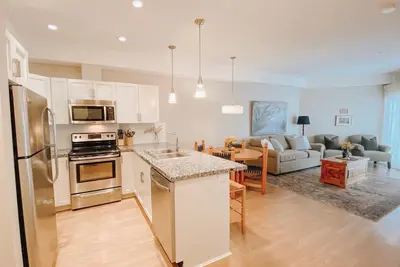 Image de Okanagan four seasons paradise with shared pool and hot tub