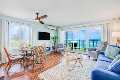 Image de Oceanfront condo with balcony, great view, pool, hot tub - 50 ft to beach