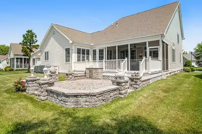 Image de Bear Trap Dunes - waterfront home with golf, pool, fitness room, & tennis