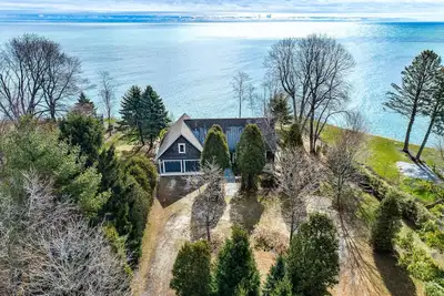 Image de Stunning Lake Michigan Cottage