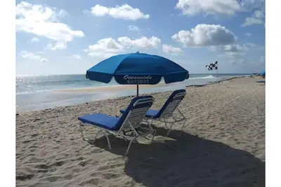 Image de Best Location! - Walk to Beach and Cafes. 2/2 Condo